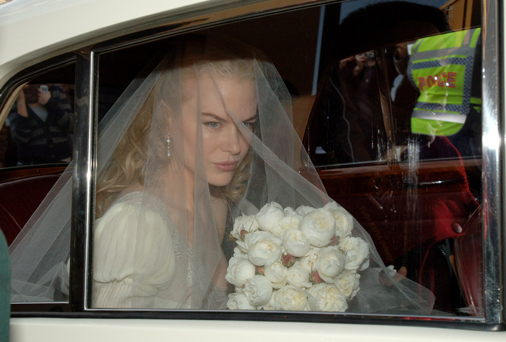 Nicole Kidman leaves for her wedding to Keith Urban 2006